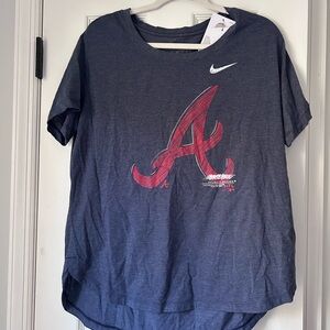 NWT Atlanta Braves Nike Women's T-Shirt (XL)